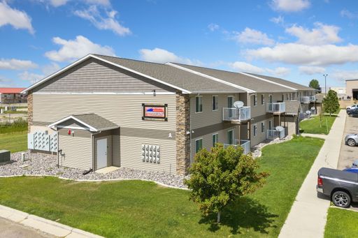Cobblestone Apartments! – photo 1