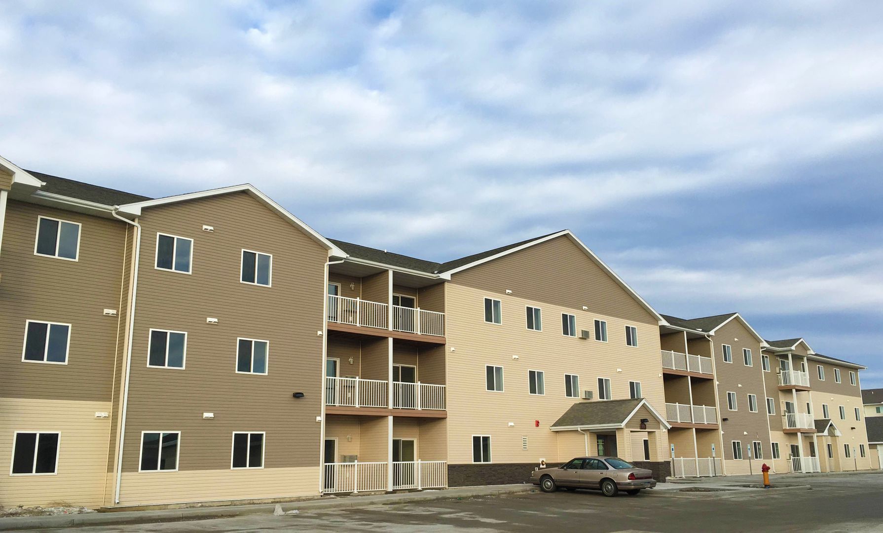 Minot Apartment: 2031 33rd St NW