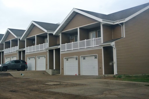 Minot Condo: 612 Colton St SW