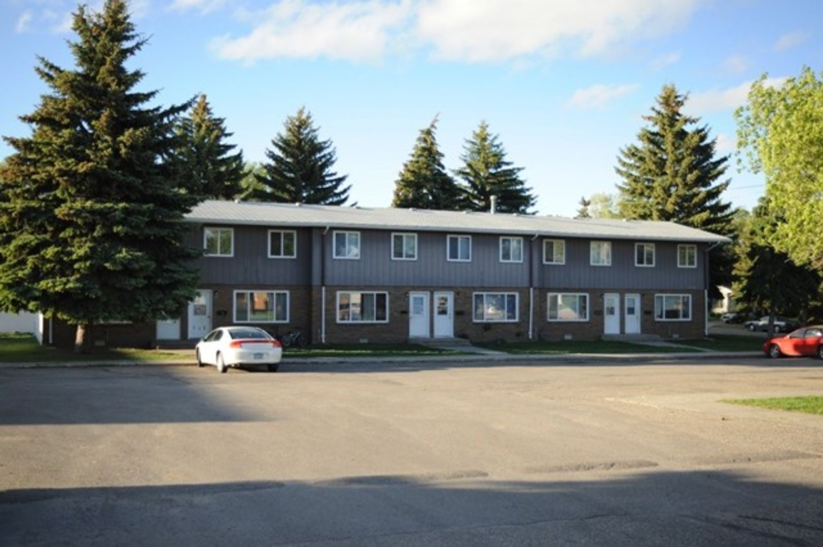 Minot Apartment: 1816 South Main