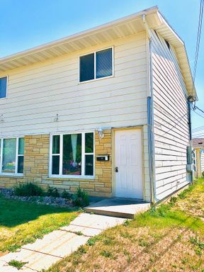 2 Bedroom Condo! – photo 1