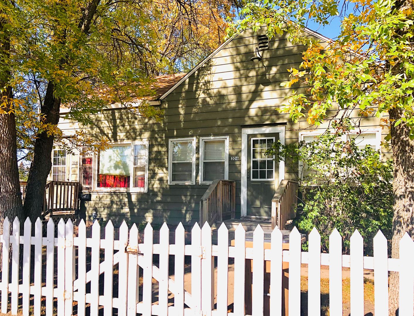 Minot Apartment: 304 14th Ave SW