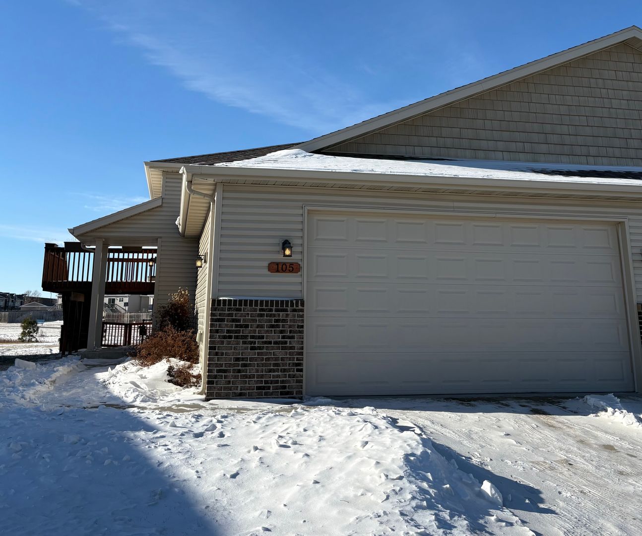 Minot House: 105 Mulberry Loop NE