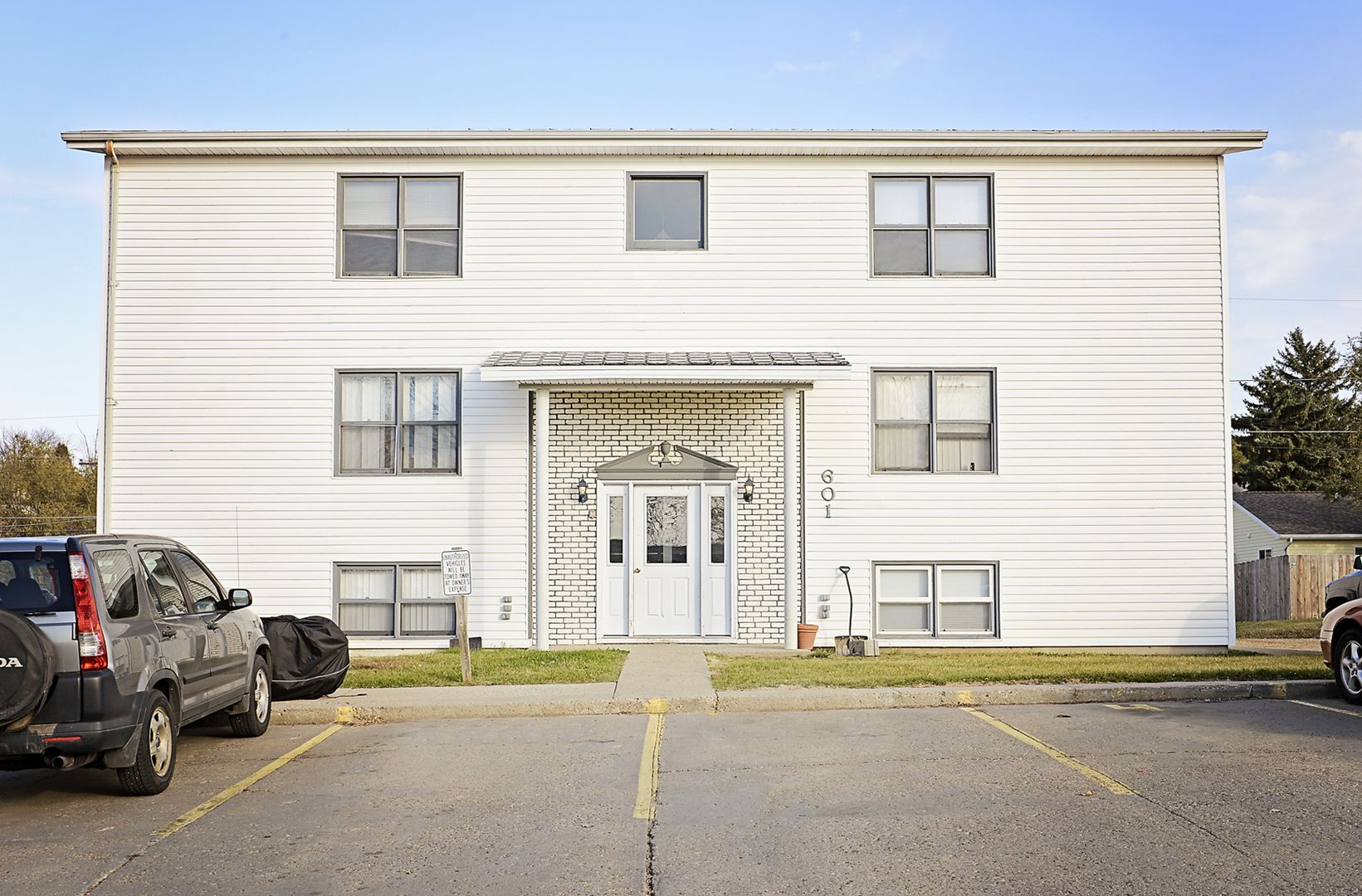Minot Apartment: 601 Maple Street