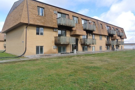 Minot Apartment: 2600 4th St NW