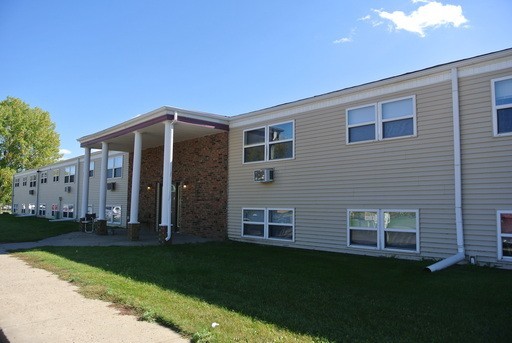 Minot Apartment: 901 22nd Ave NW