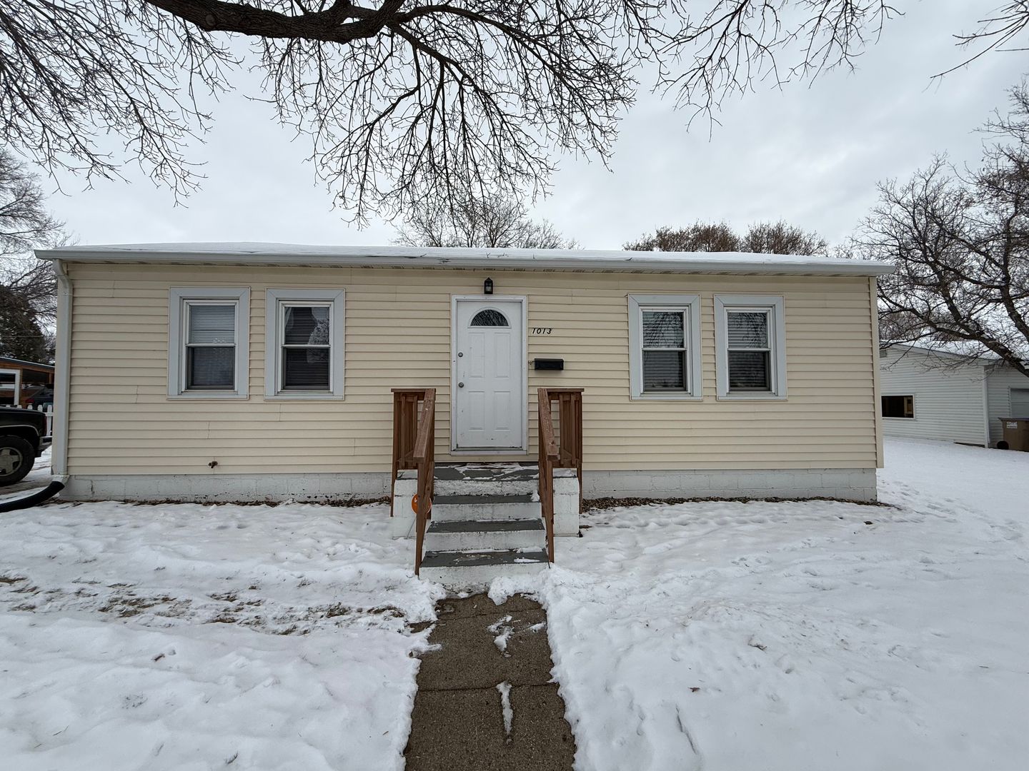 Minot House: 1013 6th St SW