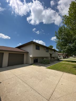 2 Bedroom Apartment! – photo 1