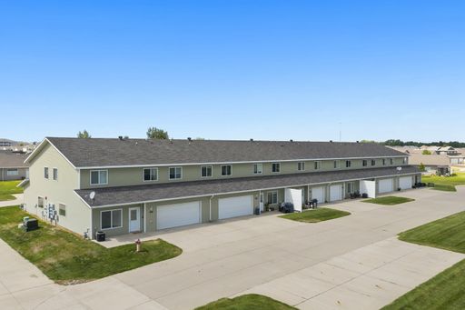 3 Bedroom Condo! – photo 1