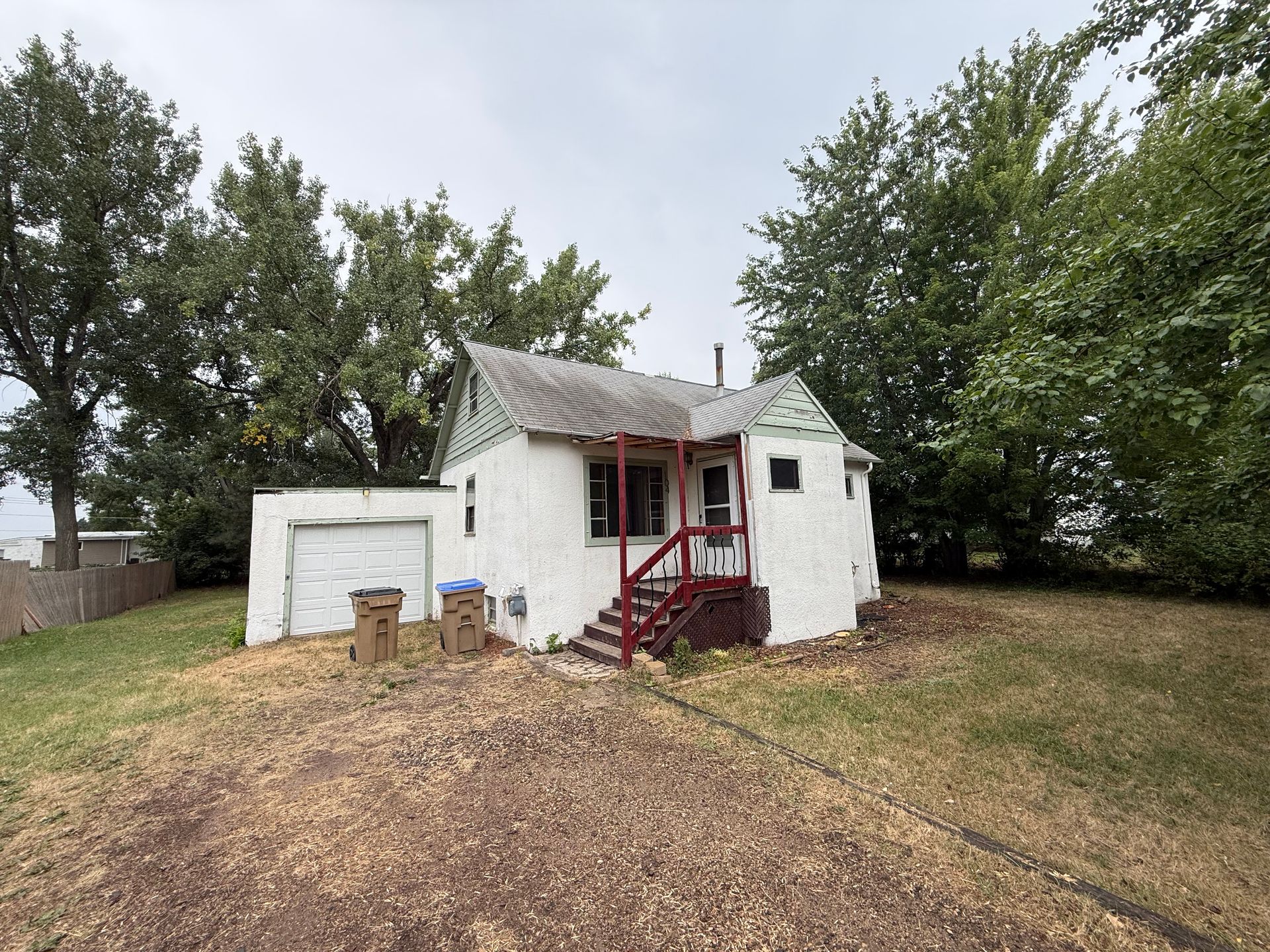 Minot Apartment: 104 36th Ave SE