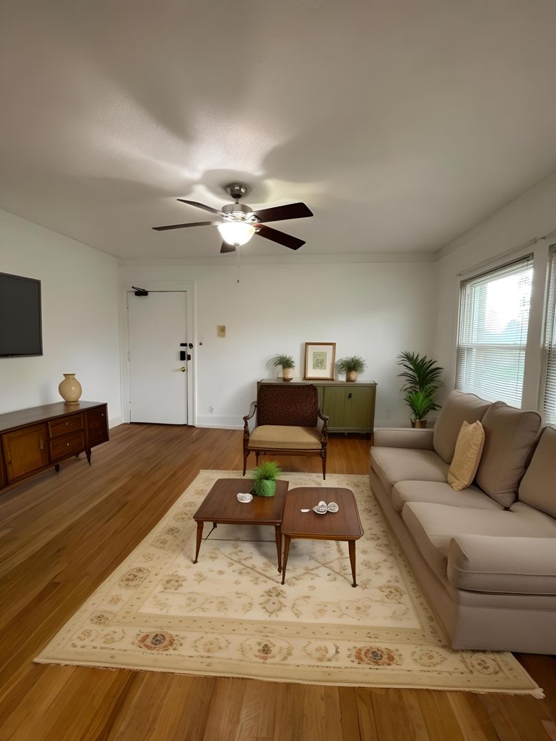 Des Moines Apartment: 3438 (11-plex), 3434 (4-plex), 3414 (parking lot) University Ave, 3436 University, 1145 35th Street
