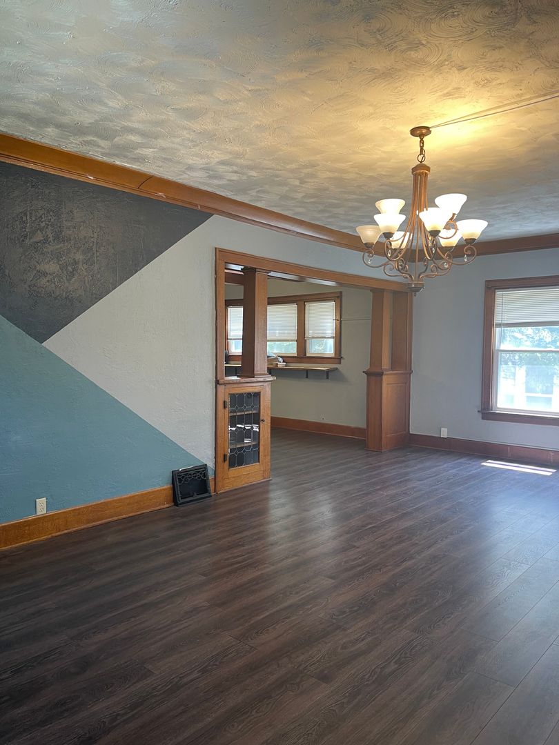 Des Moines Apartment: 1427 31st St