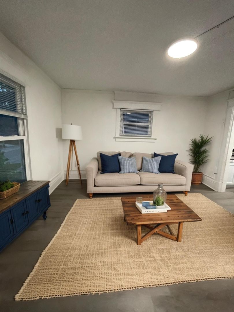 Des Moines Apartment: 319 Franklin Avenue