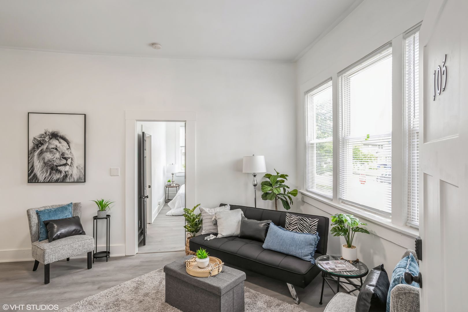 Des Moines Apartment: 1082 21st St