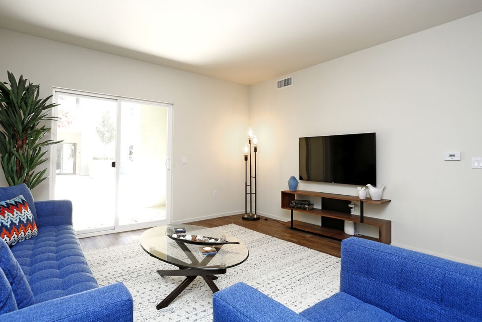 El Cerrito Apartment: 512 El Cerrito Plaza