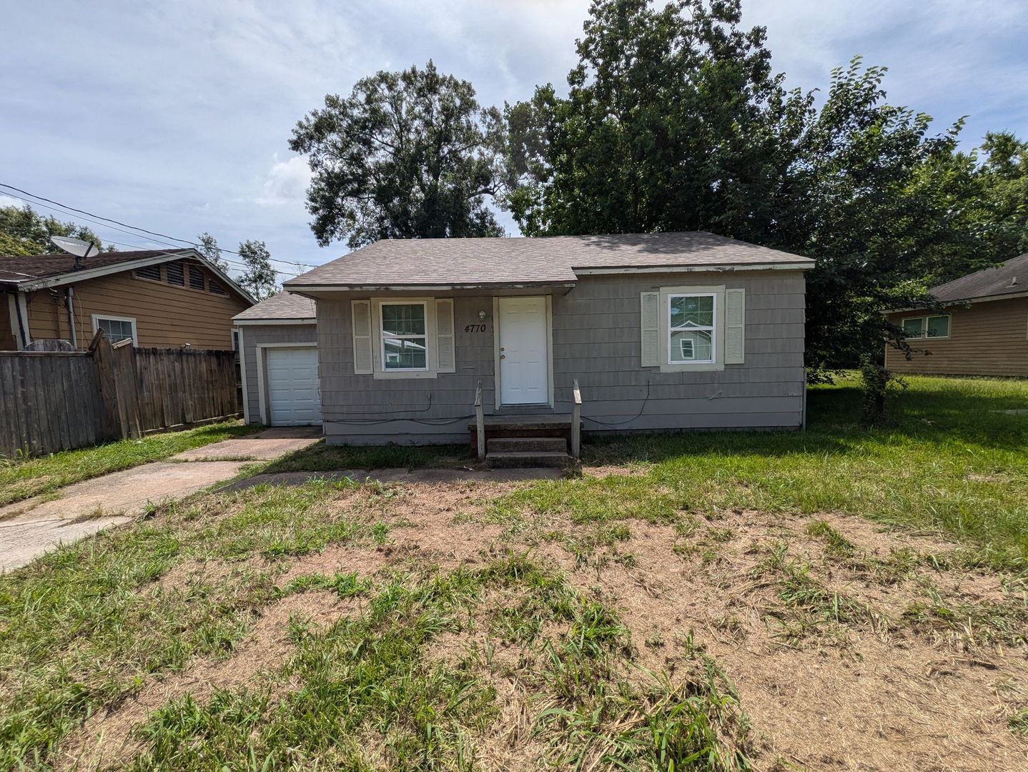 Beaumont House: 4770 Galveston St