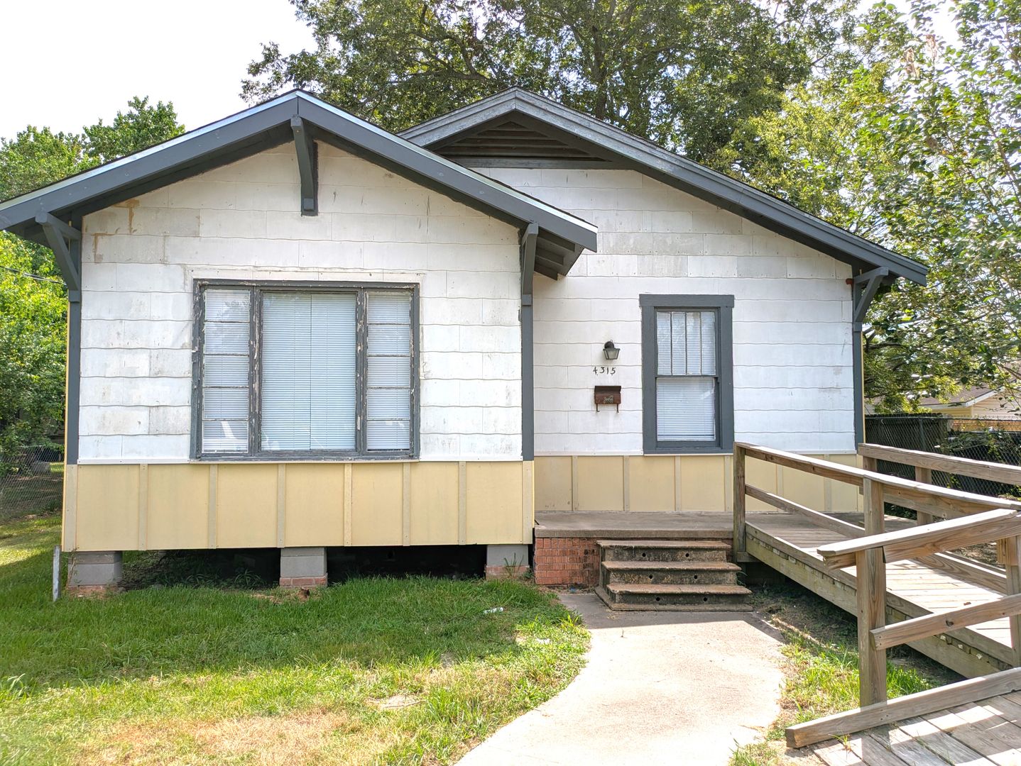 Beaumont House: 4315 Brandon