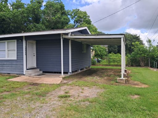12849 Hamshire Rd., Hamshire, TX 77622