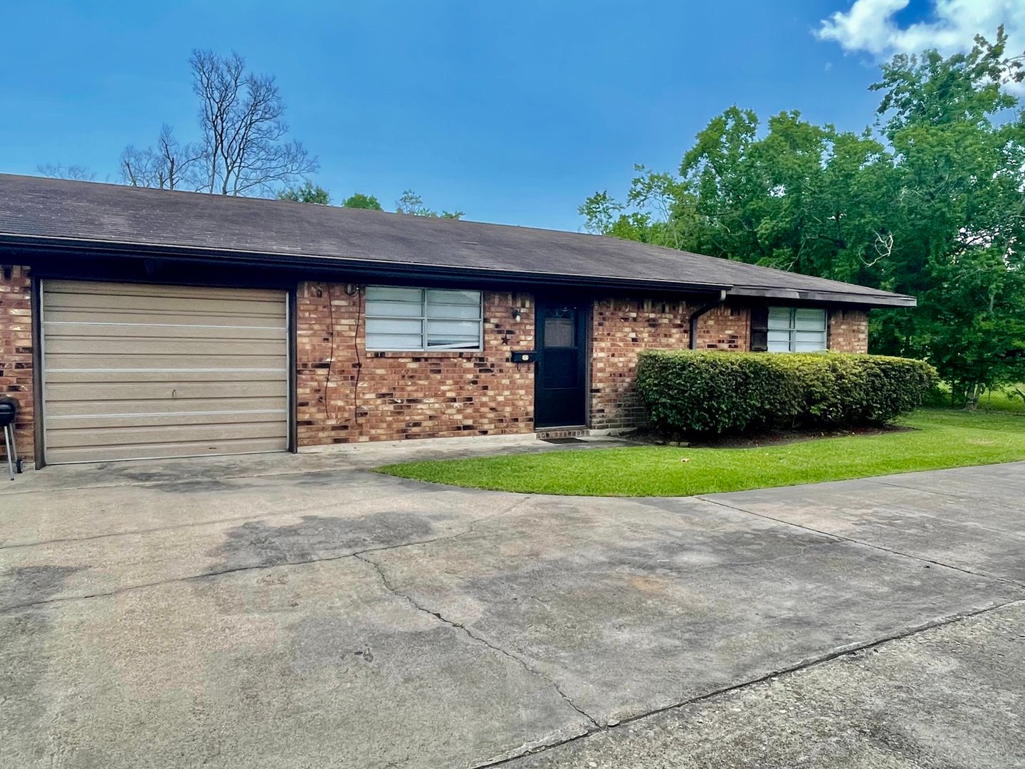 Groves Multiplex: 2947 Ruby Dr