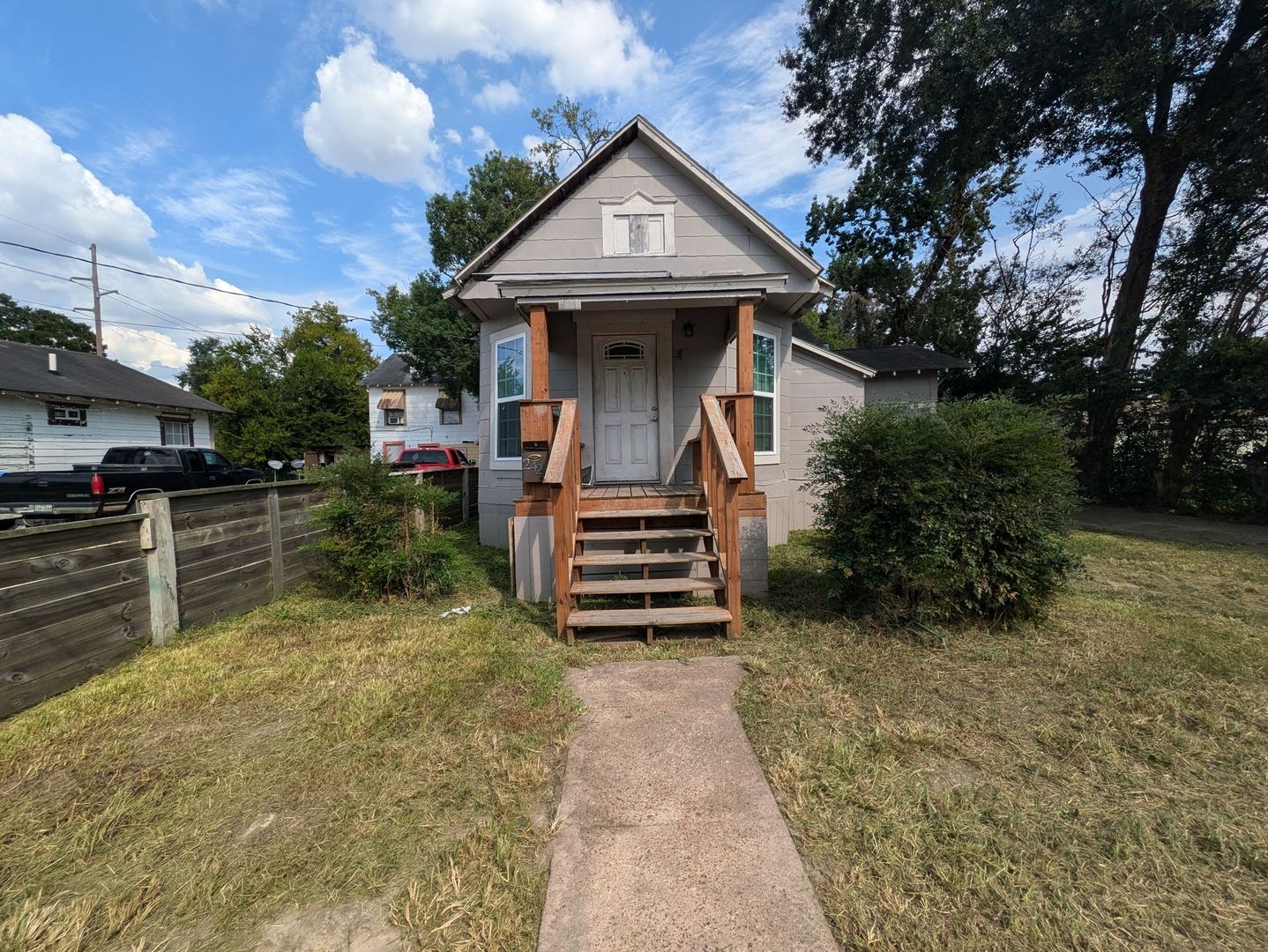 Beaumont House: 2423 Ave C