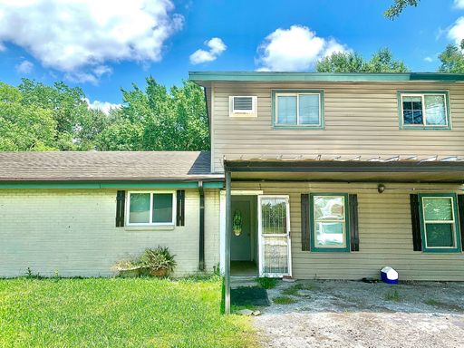110 Farm Rd #B, Bridge City, TX 77611