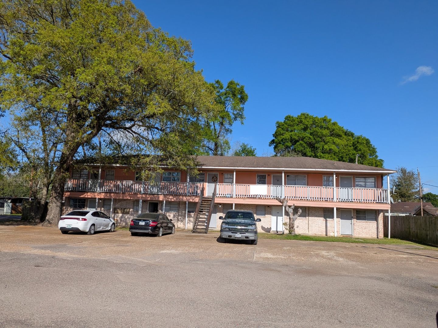 Beaumont Apartment: 893 Campus St