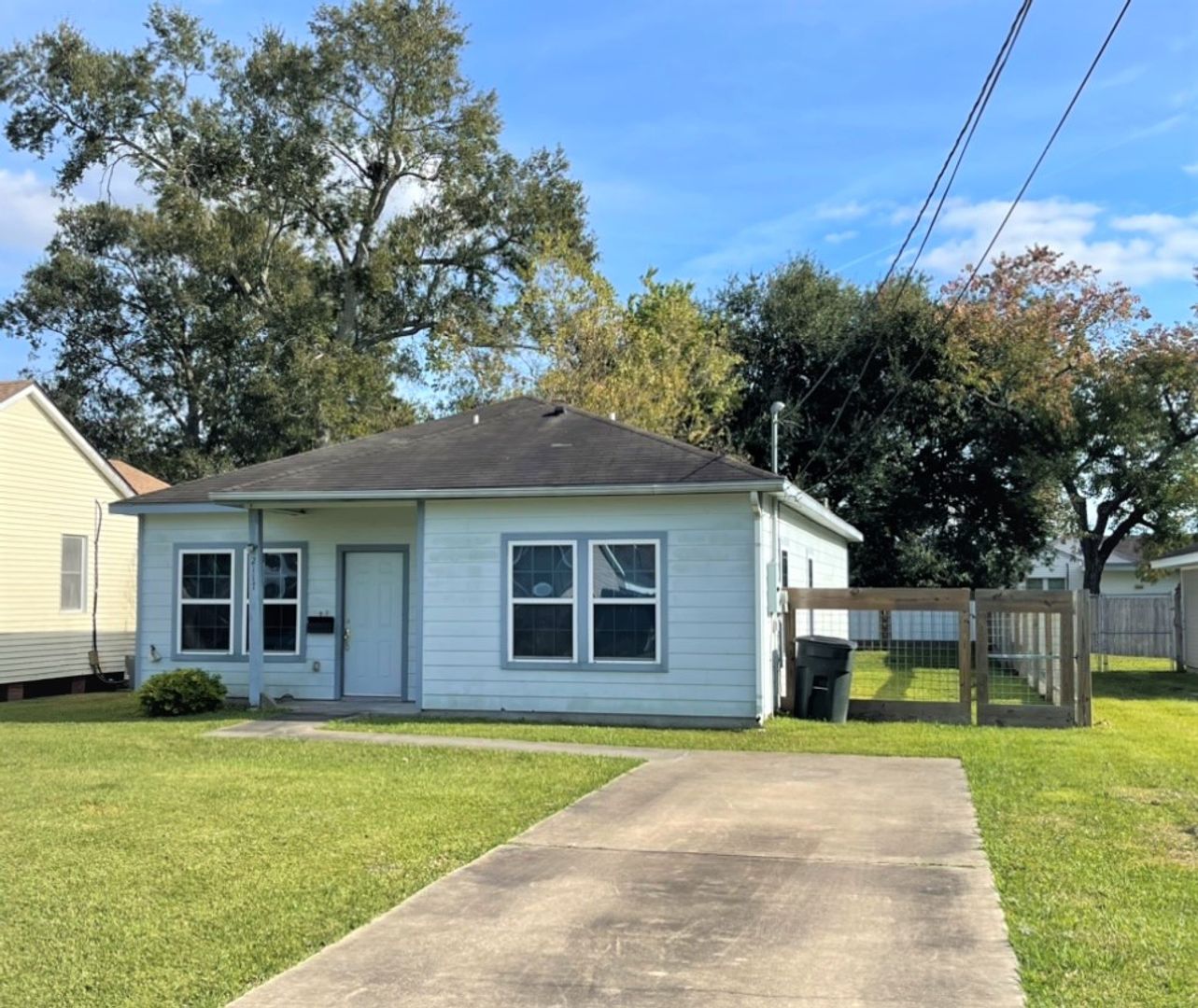 2117 4th Street, Port Neches, TX 77651