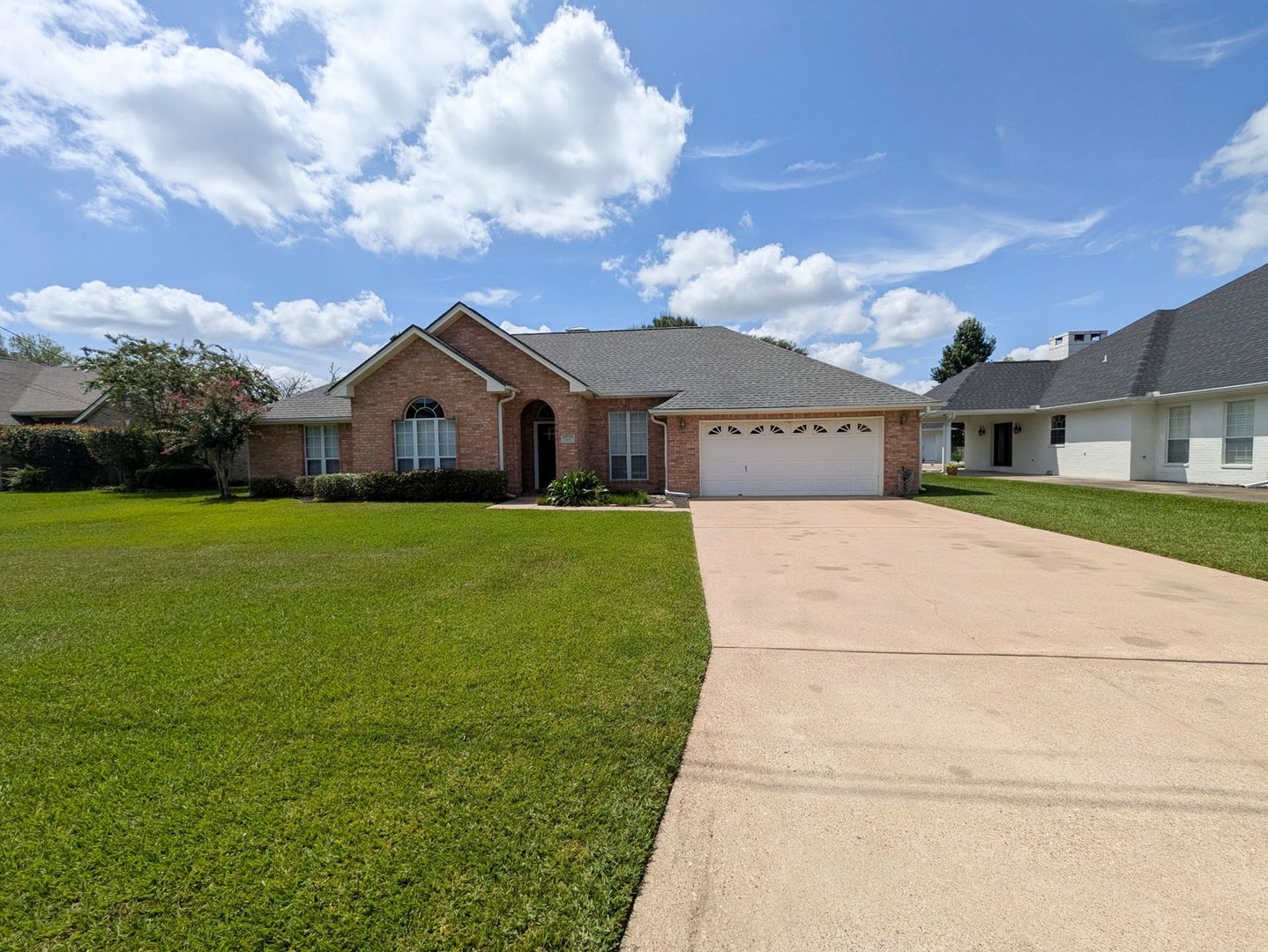 Lumberton House: 7647 Rosewood Dr