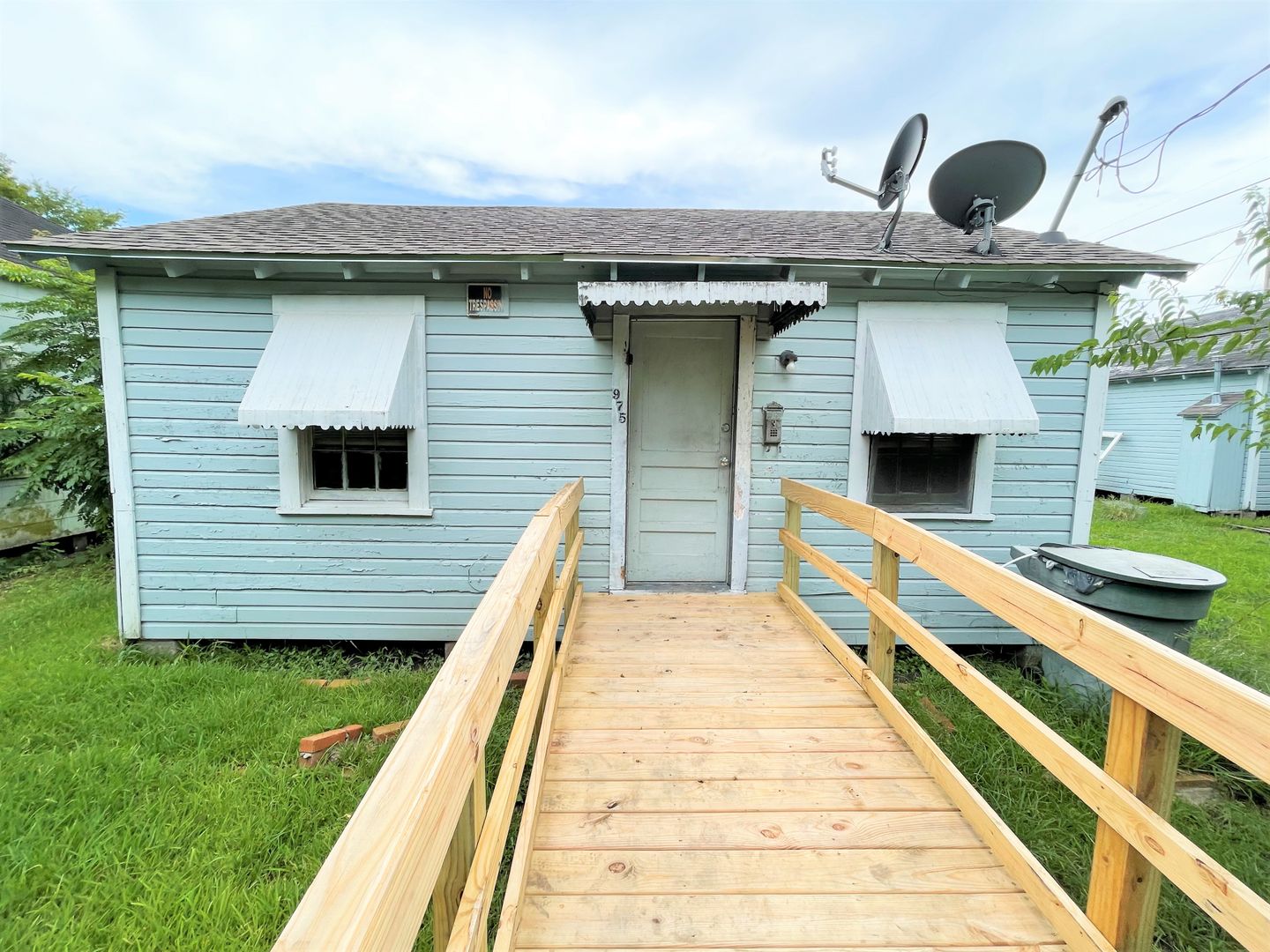 Beaumont House: 975 Center Street