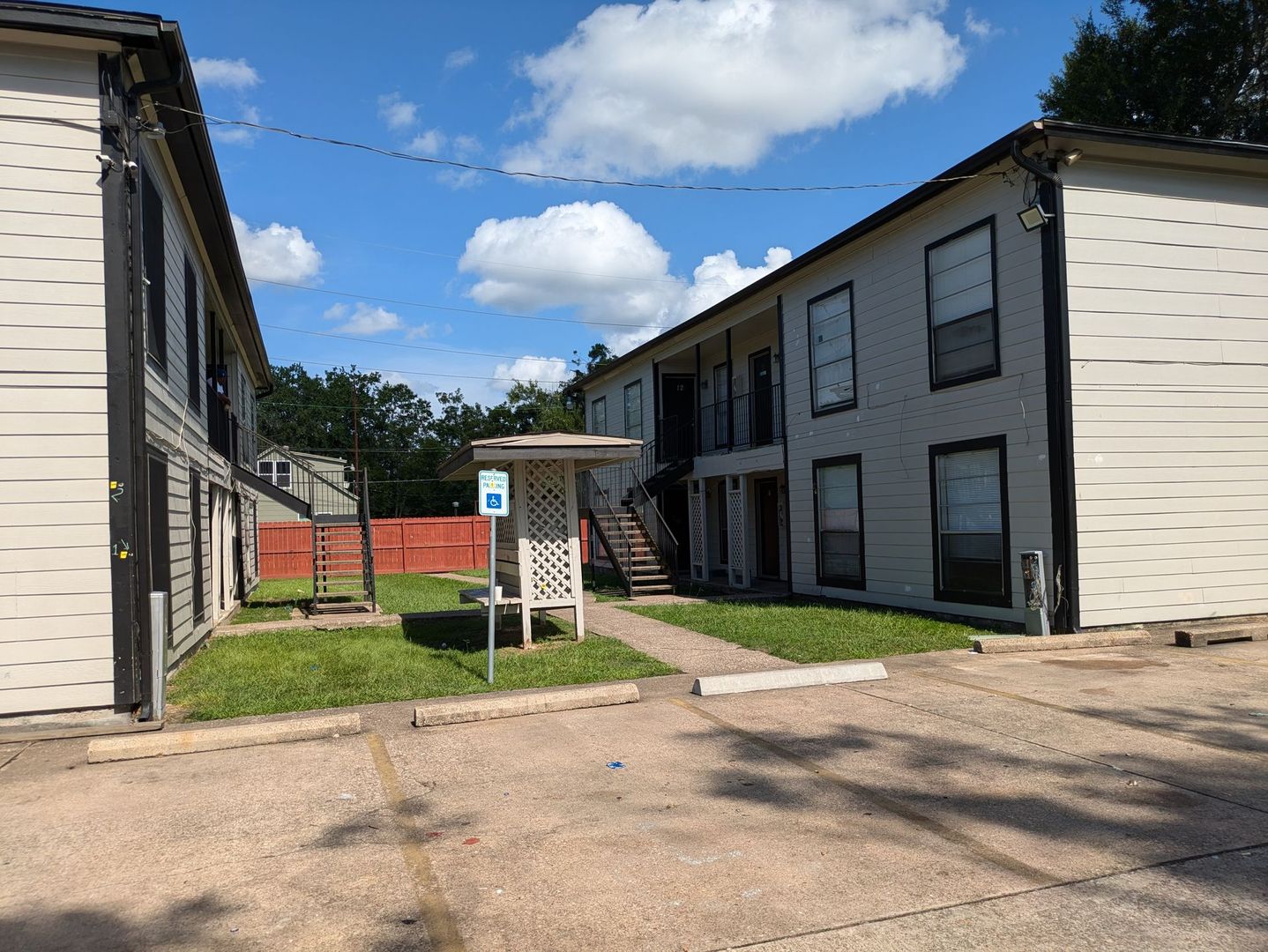 Beaumont Apartment: 4610 Maddox St