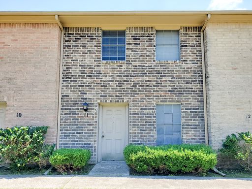 Laurel Square Townhomes #11 - 3720 Laurel St, Beaumont TX 77707 – photo 1