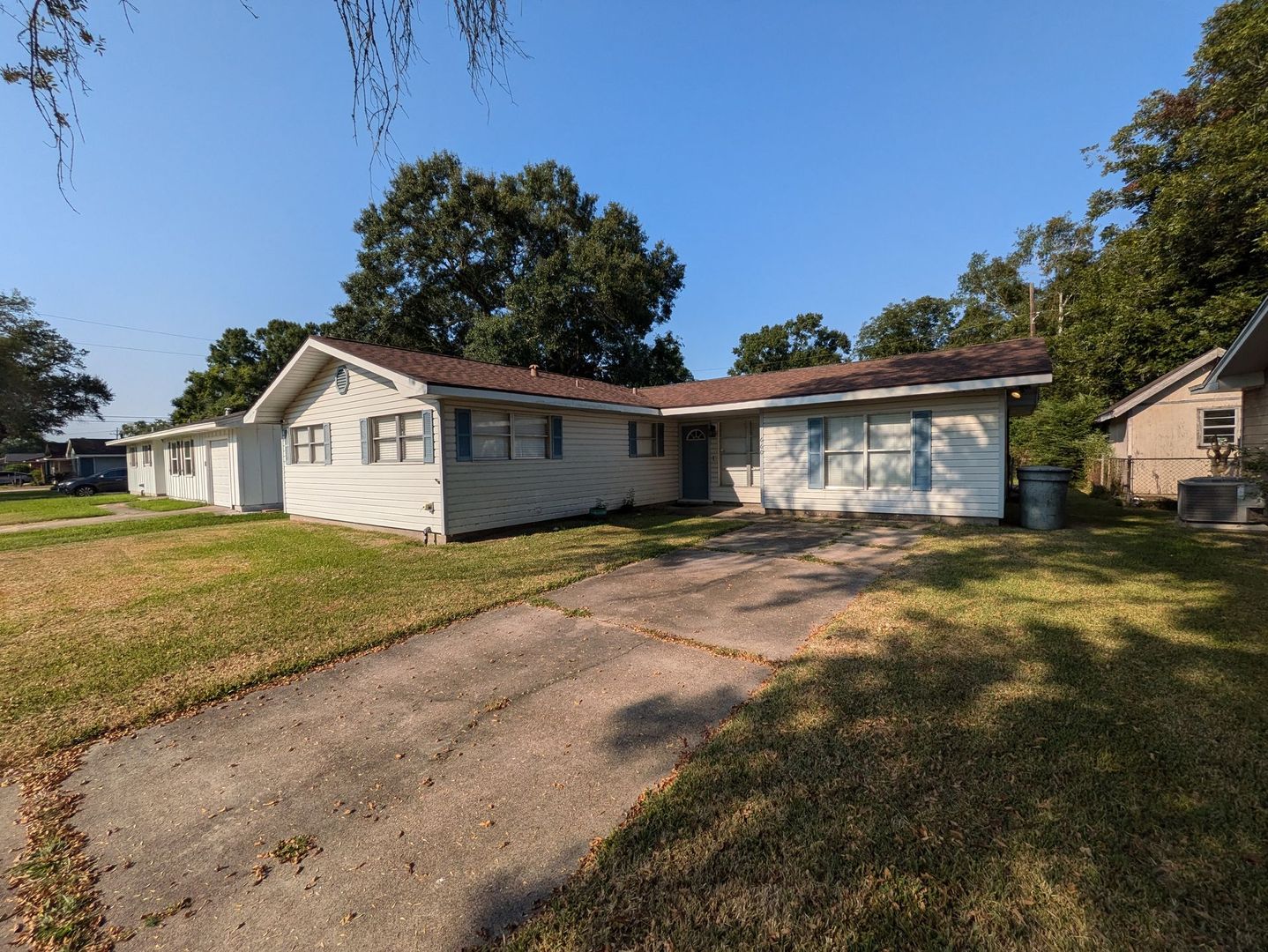 Beaumont House: 660 Enfield Lane