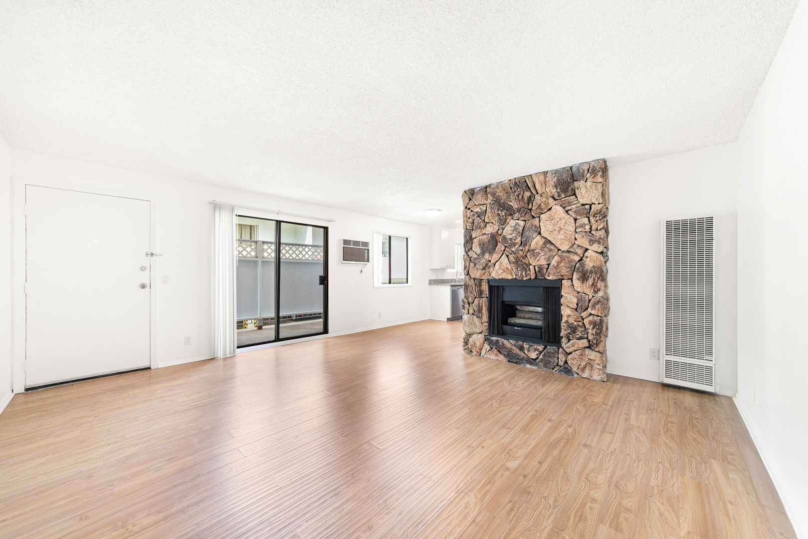 Los Angeles Apartment: 3744 Delmas Terrace