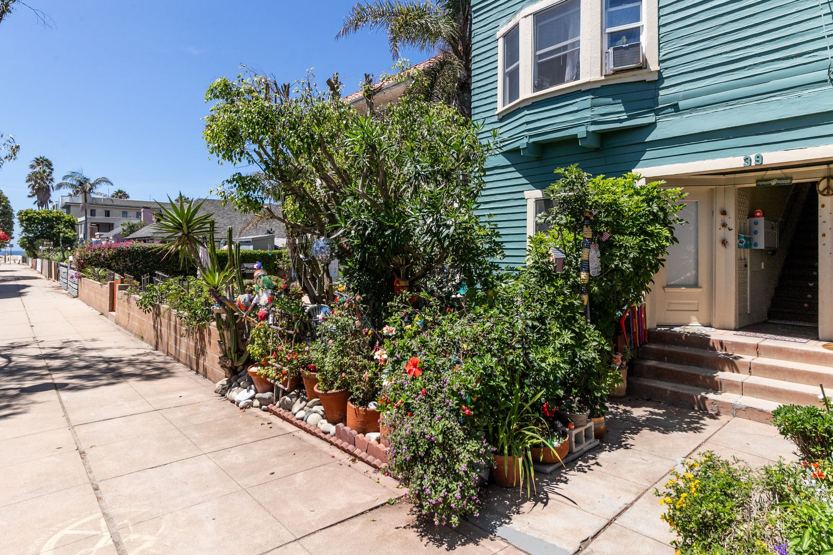 Venice Apartment: 39 24th Ave