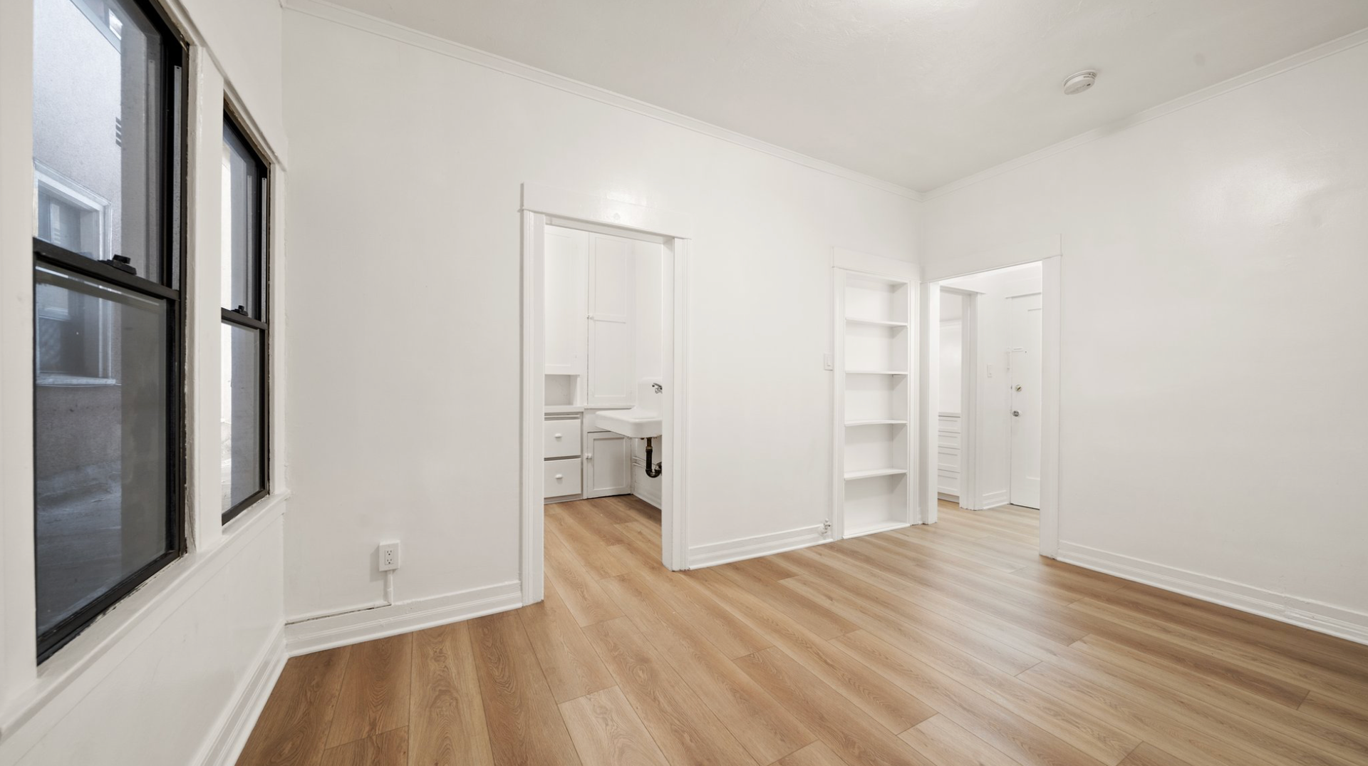 Los Angeles Apartment: 4673 Hollywood Blvd.