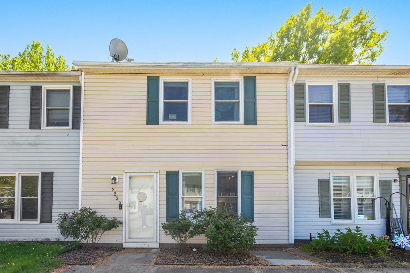 Chesapeake House: 3225 Clover Road E