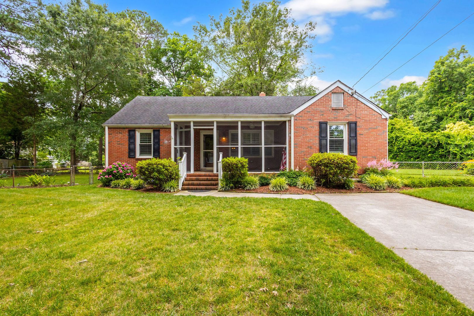 Norfolk House: 6333 Tuttle Ave