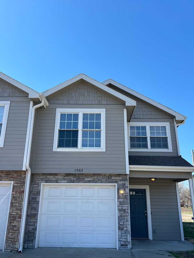 Junction City Apartment: Buffalo Soldier Pkwy