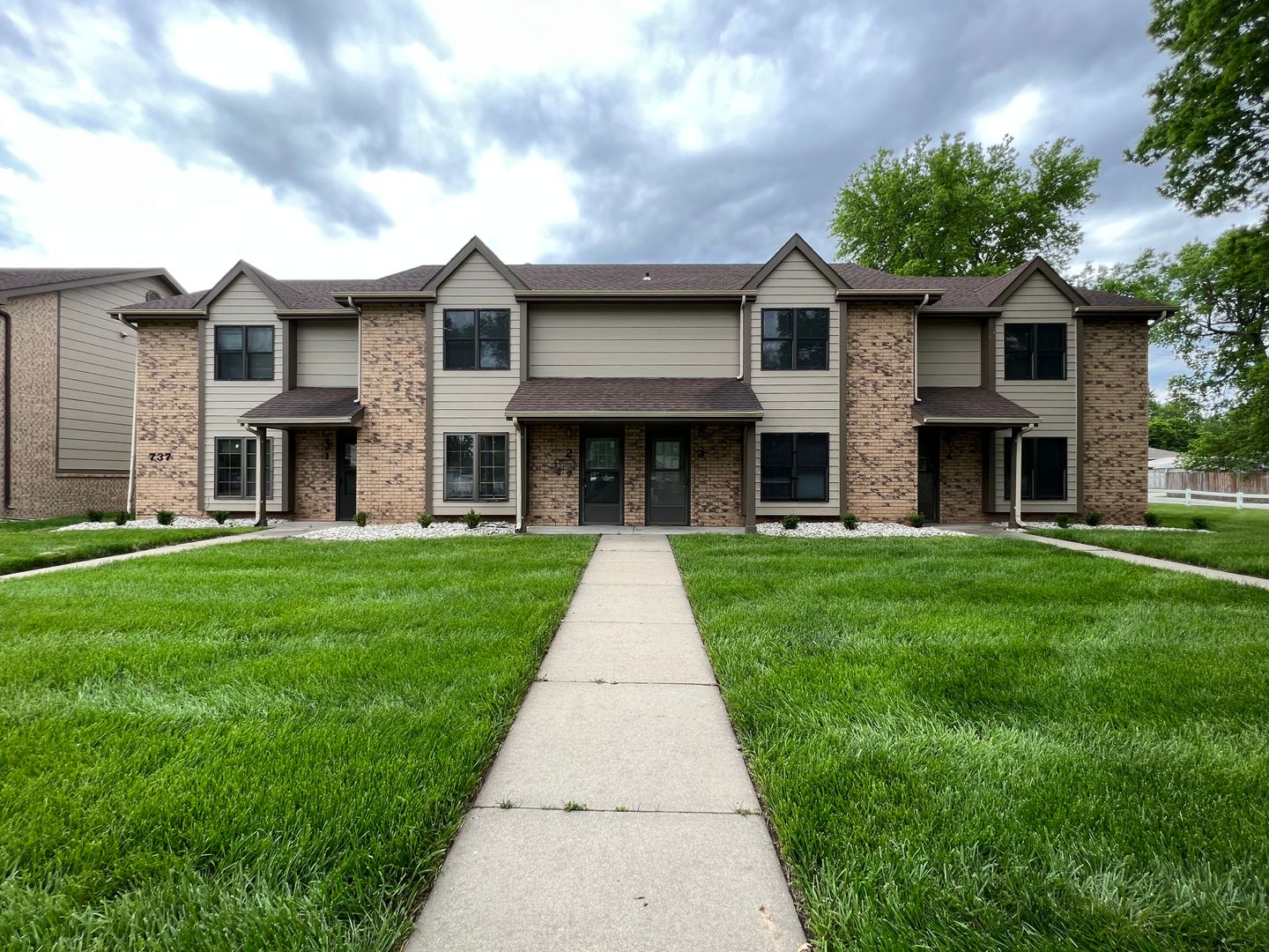 Junction City Apartment: 737 W. 8th