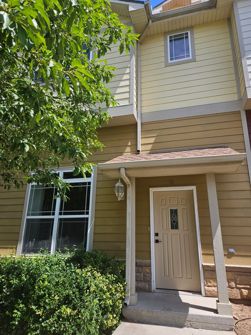 Junction City House: 28 Fuller Circle