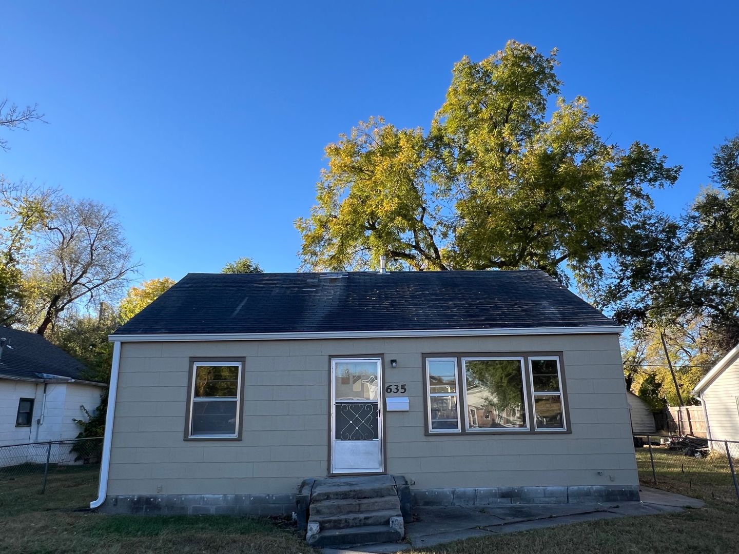 Junction City House: 635 W 9th St