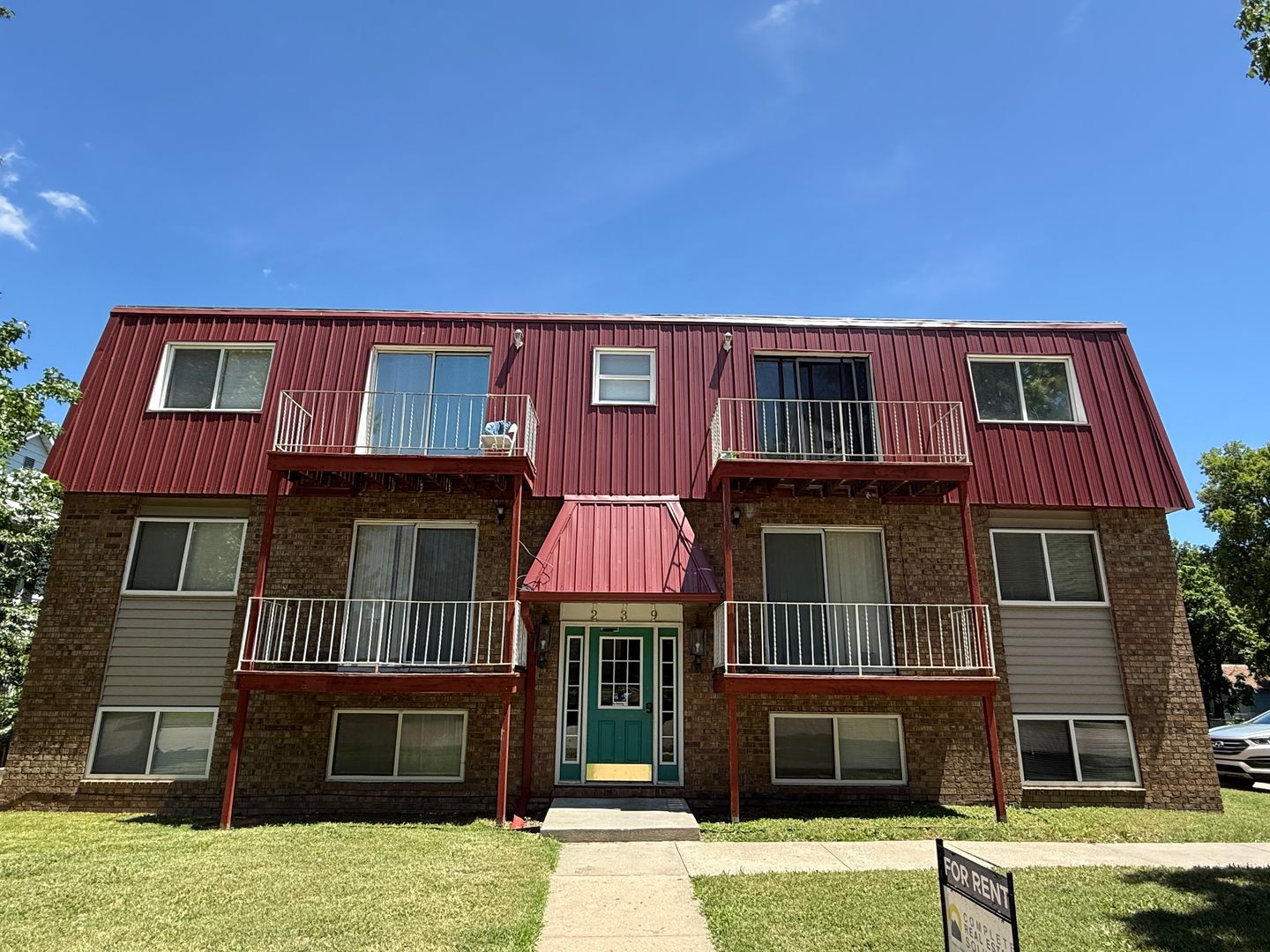 Junction City Apartment: 239 S Jefferson St