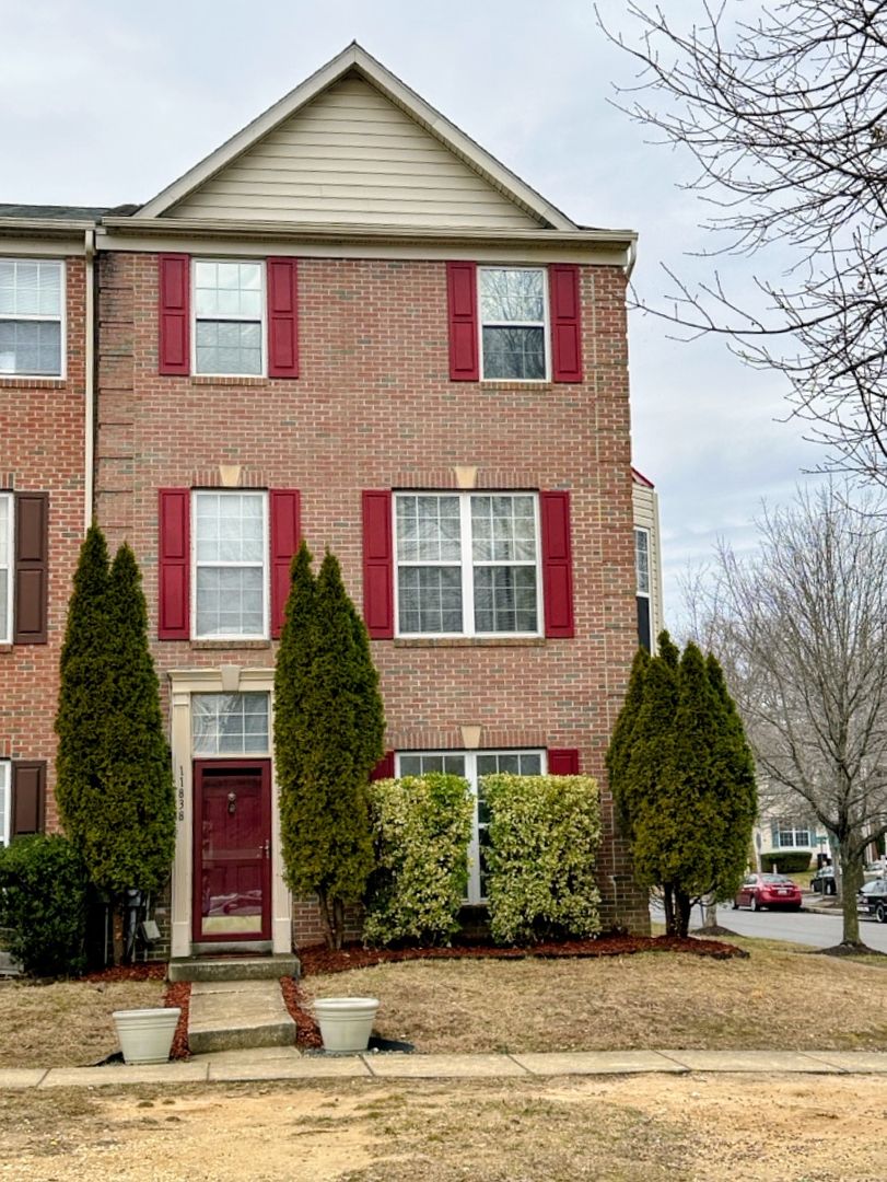 Waldorf Townhome: 11838 Mordyshire Place