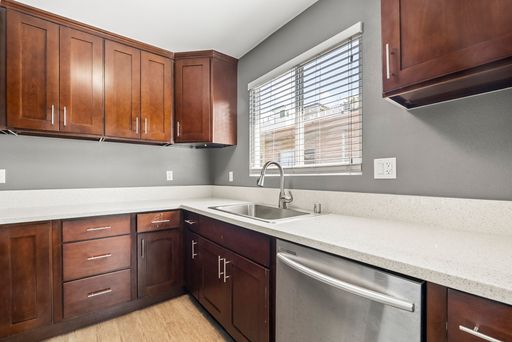 Renovated Apartment on Quiet Street in Spaulding Square! – photo 1