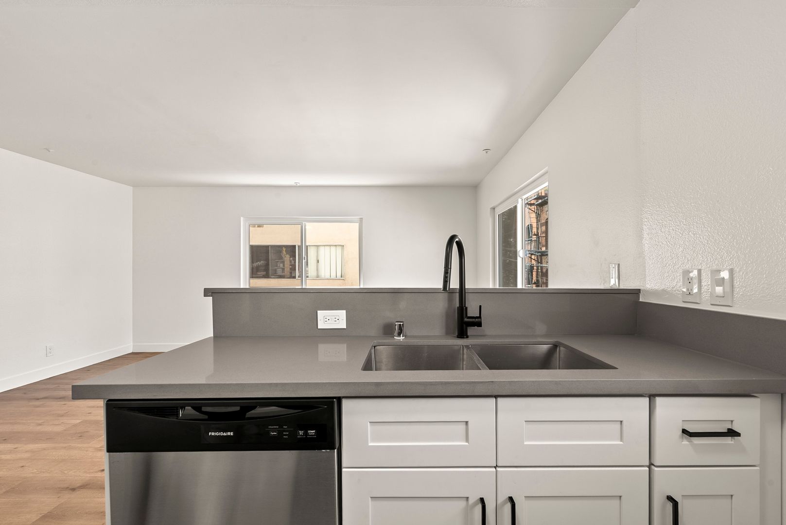 Los Angeles Apartment: 321 S Berendo Street