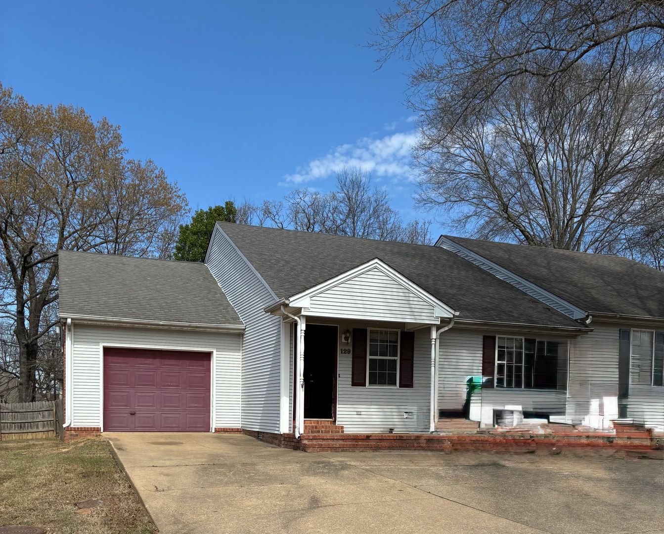 Searcy Condo: 2910 E Moore # 129