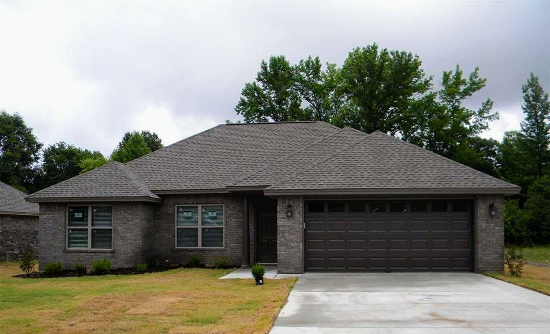 Searcy House: 1204 Laurel Ln