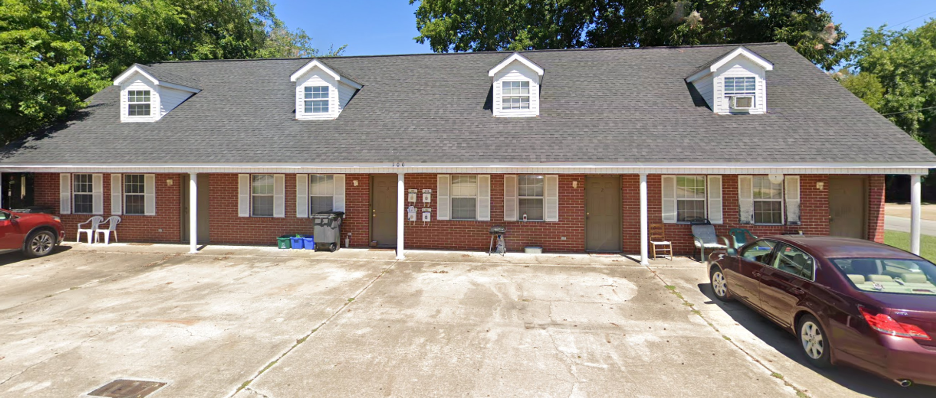 Searcy Apartment: 100 W Vine
