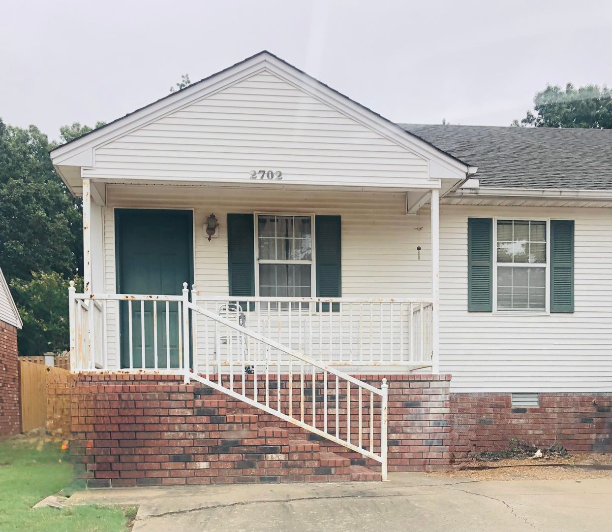 Searcy House: 2702 Oak Meadow Place