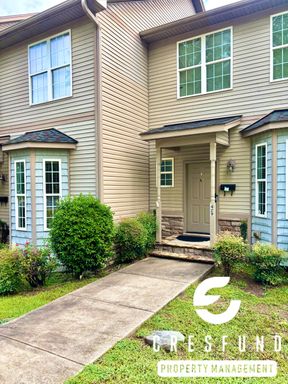 AVAILABLE FOR MOVE IN TODAY! Spectacular 3Br 3.5 Bath Townhouse! – photo 1